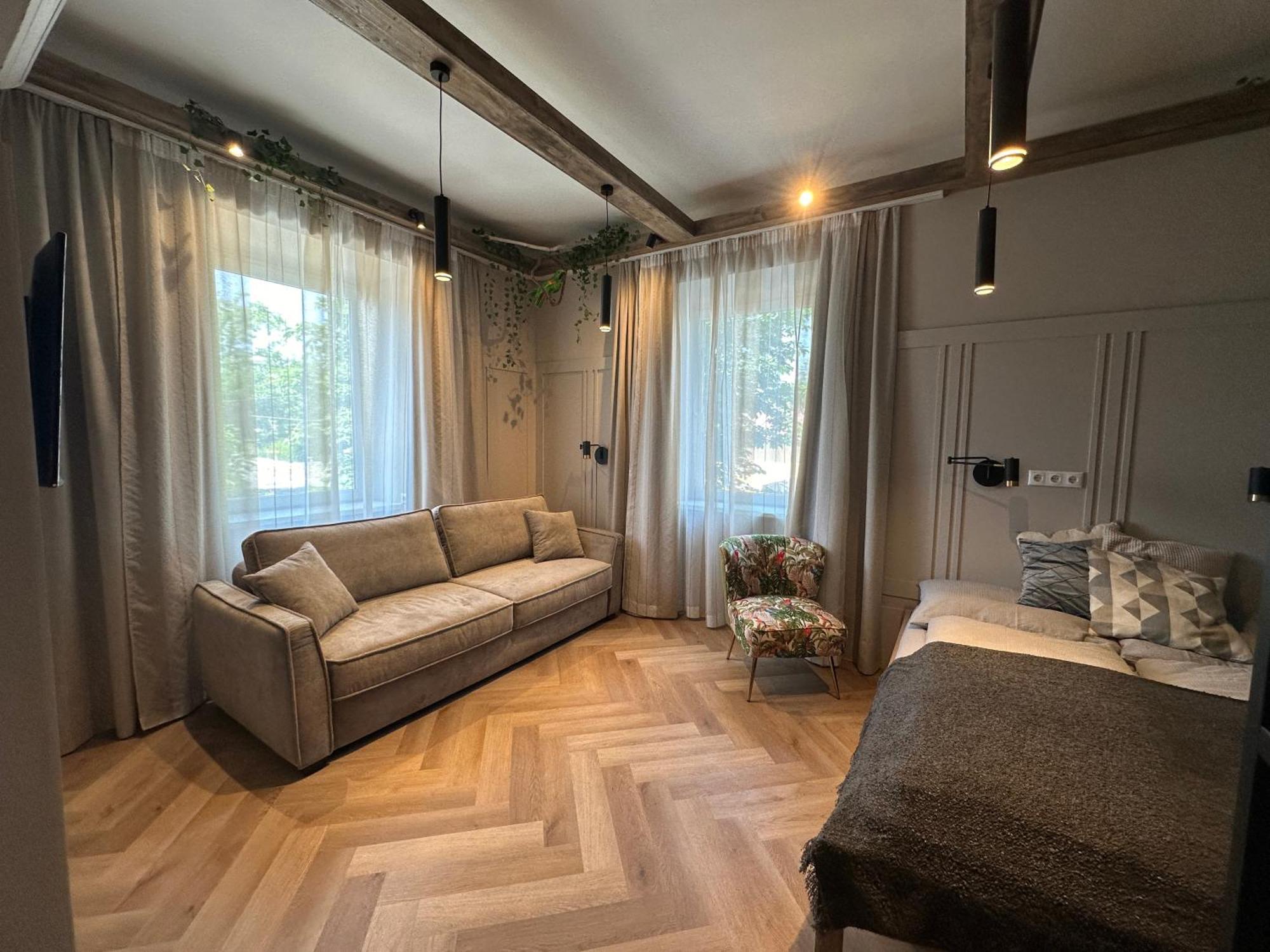Book-a-room 32